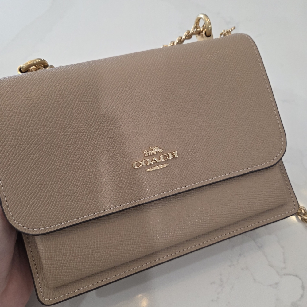 Coach Beige Leather Crossbody Bag with Gold Chain - Picture 2 of 5